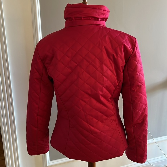 VGUC down women’s ski coat. Red quilted. So warm! - Picture 4 of 10